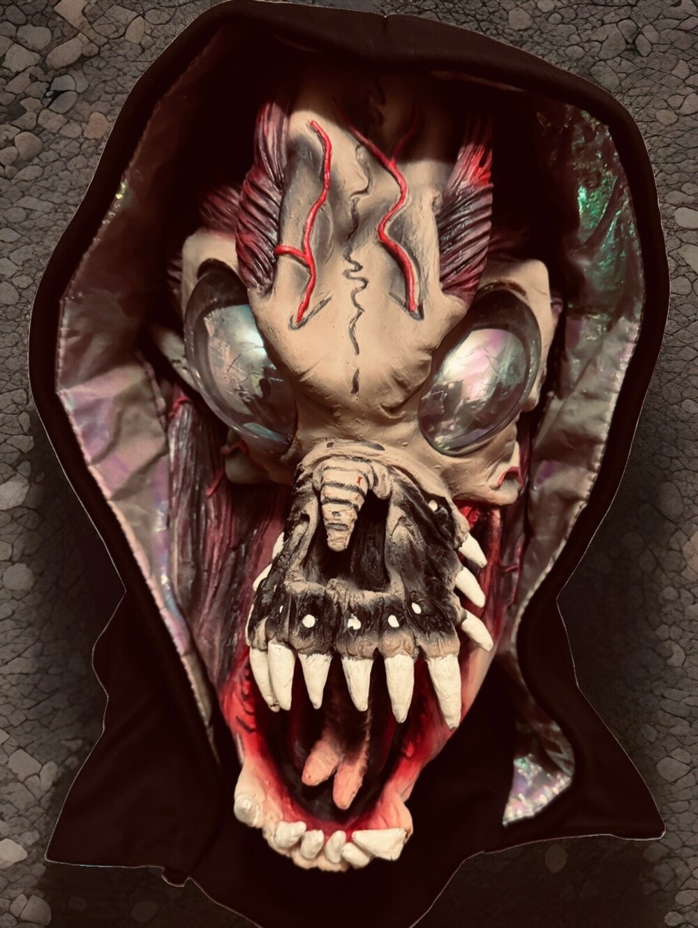 VINTAGE 1980s Be Something Studios BSS Fang Face Alien Monster Latex Mask Hologr
